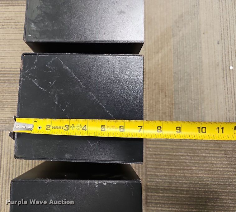 image for item DS4719 (8) safes