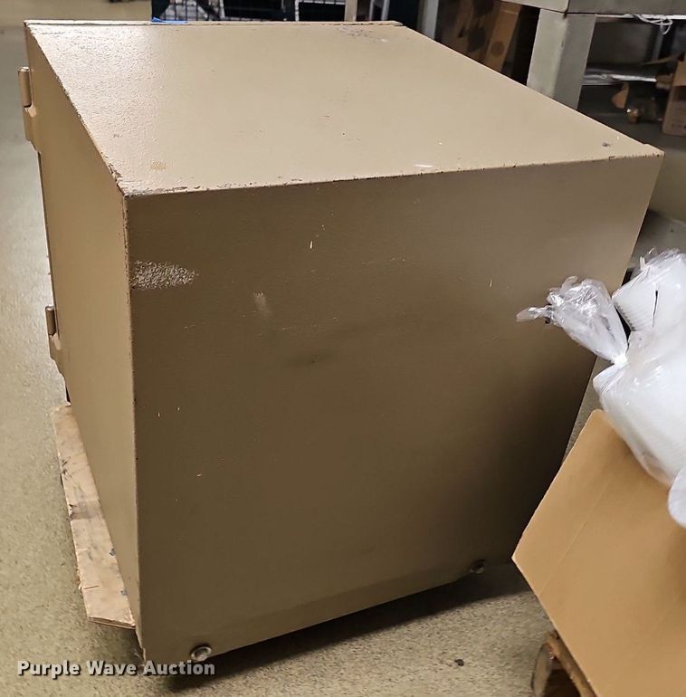 image for item DS4719 (8) safes