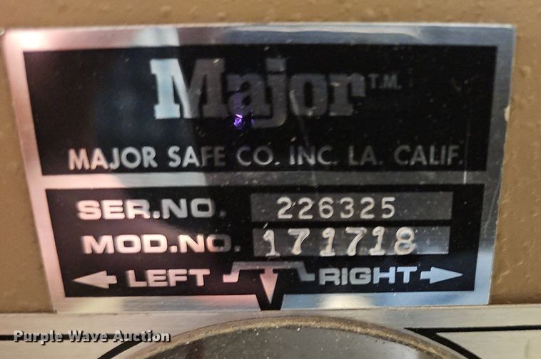 image for item DS4719 (8) safes