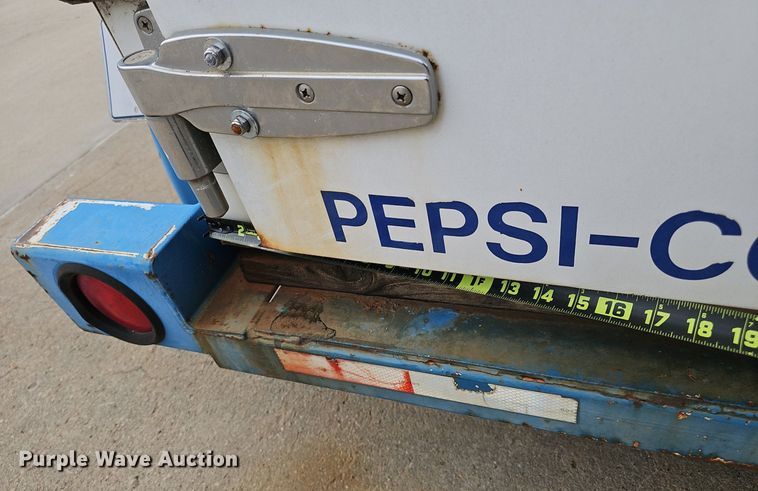 image for item DS4724 1999 Eagle Trailer Co. Inc refrigerated trailer