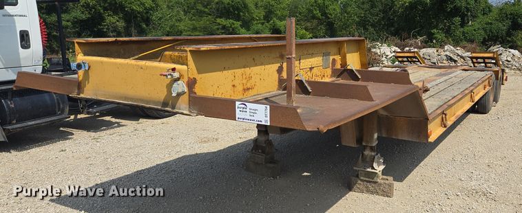 image for item DT7754 1977 Hyster C25TA equipment trailer