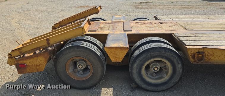 image for item DT7754 1977 Hyster C25TA equipment trailer