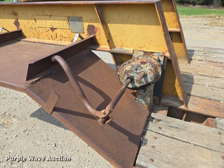 image for item DT7754 1977 Hyster C25TA equipment trailer