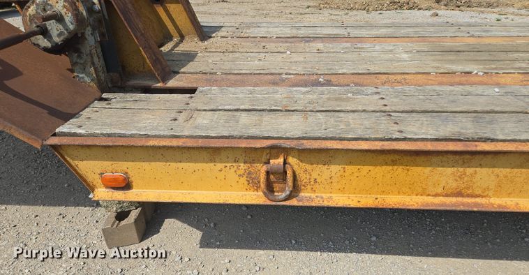 image for item DT7754 1977 Hyster C25TA equipment trailer