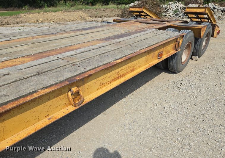 image for item DT7754 1977 Hyster C25TA equipment trailer