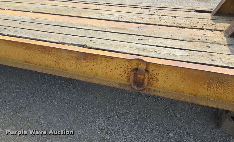 image for item DT7754 1977 Hyster C25TA equipment trailer