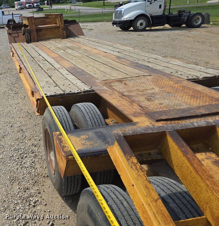 image for item DT7754 1977 Hyster C25TA equipment trailer