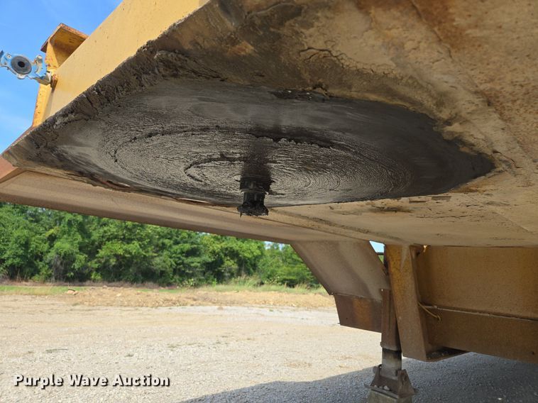 image for item DT7754 1977 Hyster C25TA equipment trailer