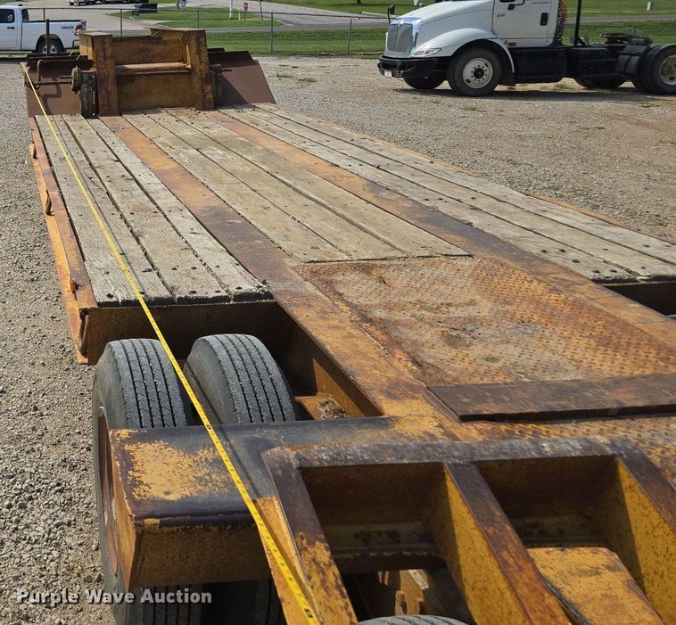 image for item DT7754 1977 Hyster C25TA equipment trailer