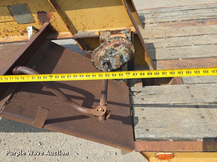 image for item DT7754 1977 Hyster C25TA equipment trailer