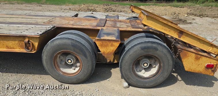 image for item DT7754 1977 Hyster C25TA equipment trailer