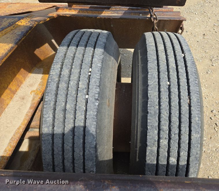 image for item DT7754 1977 Hyster C25TA equipment trailer