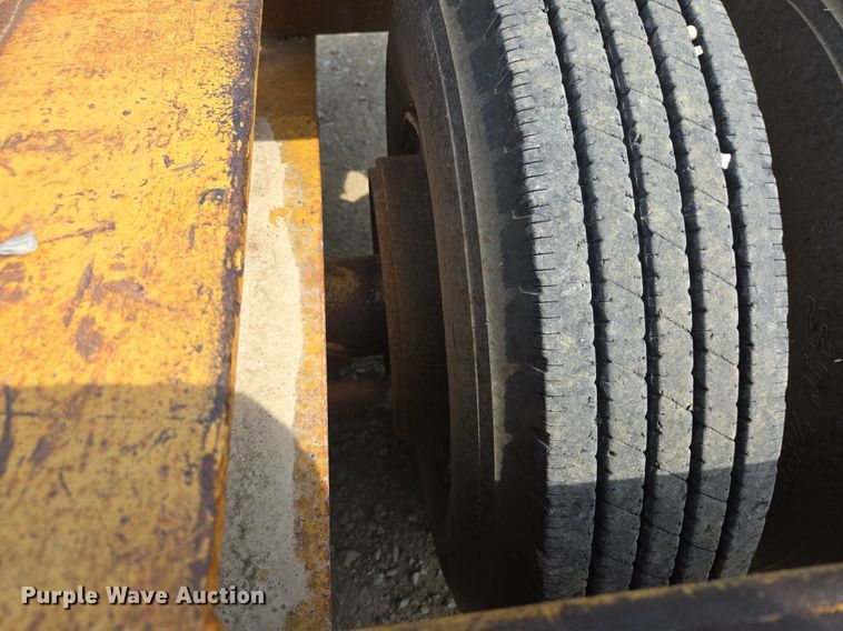 image for item DT7754 1977 Hyster C25TA equipment trailer