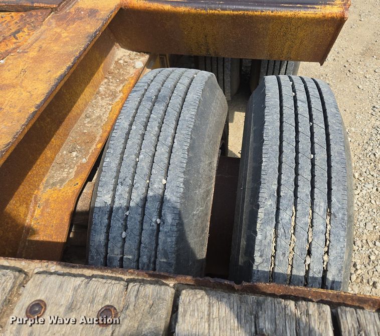 image for item DT7754 1977 Hyster C25TA equipment trailer