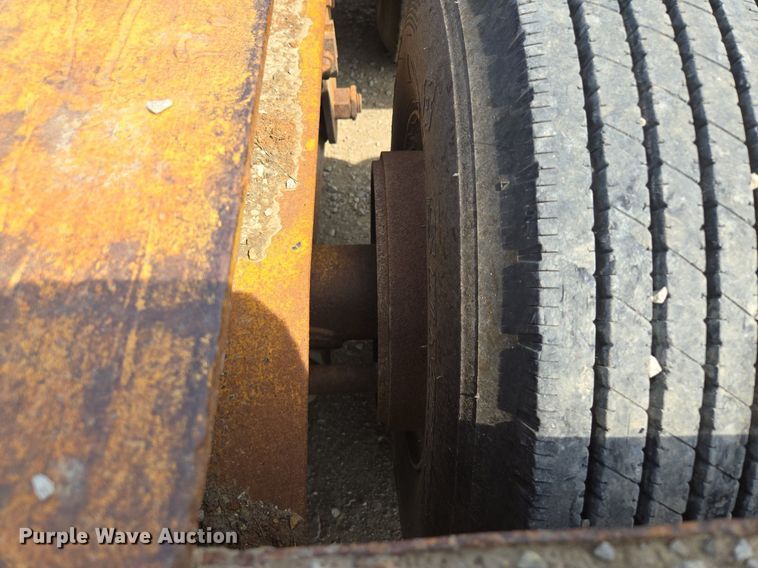 image for item DT7754 1977 Hyster C25TA equipment trailer