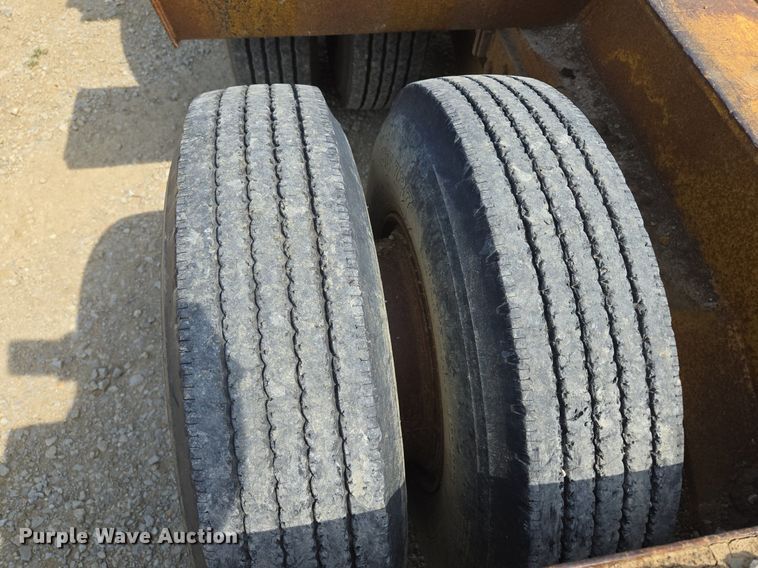 image for item DT7754 1977 Hyster C25TA equipment trailer