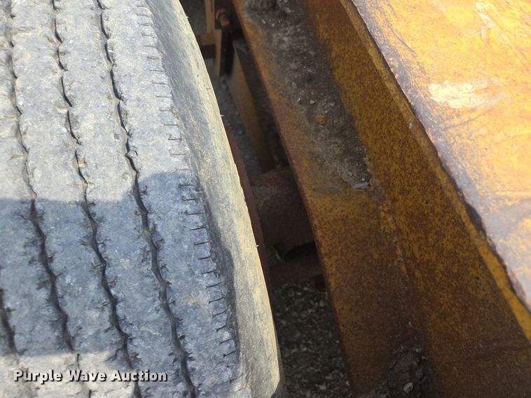 image for item DT7754 1977 Hyster C25TA equipment trailer