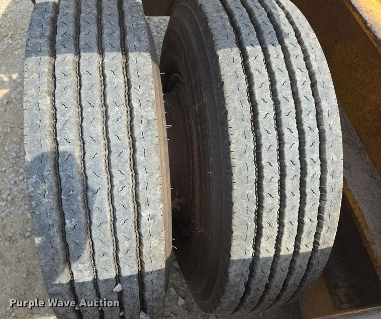 image for item DT7754 1977 Hyster C25TA equipment trailer