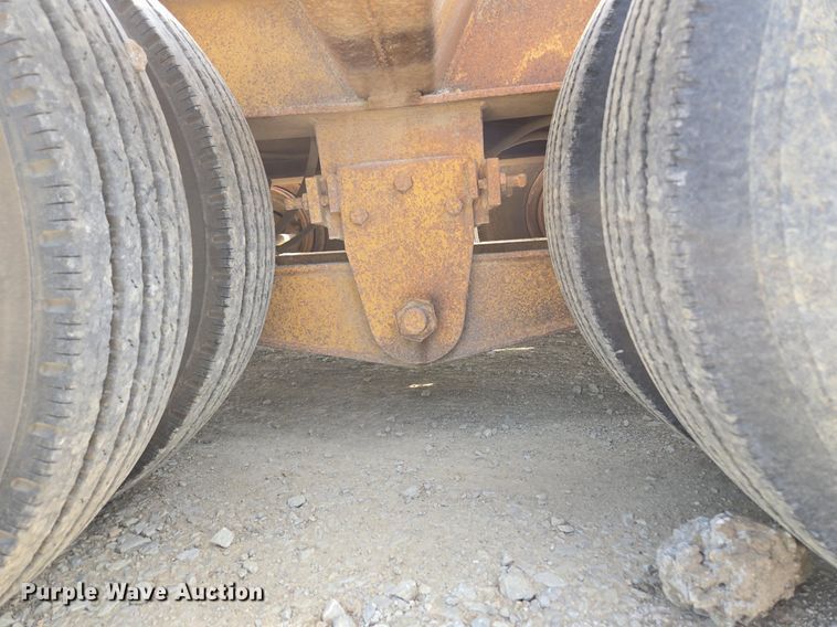 image for item DT7754 1977 Hyster C25TA equipment trailer