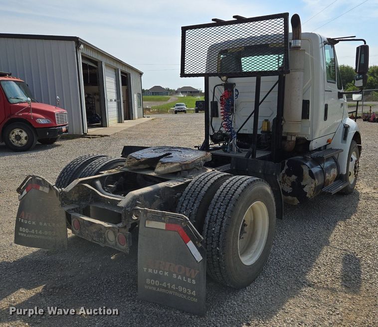 image for item DT7755 2007 International  8600 semi truck