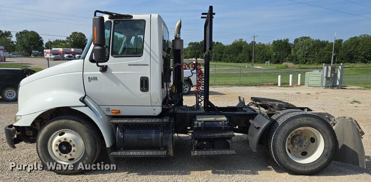 image for item DT7755 2007 International  8600 semi truck