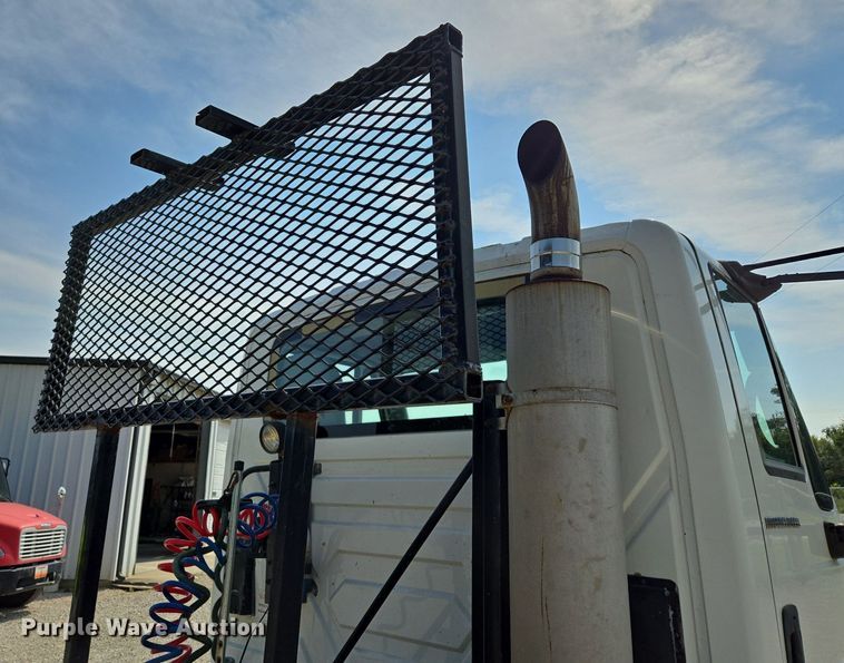 image for item DT7755 2007 International  8600 semi truck