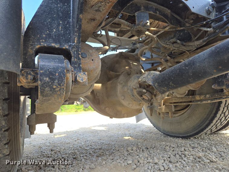 image for item DT7755 2007 International  8600 semi truck