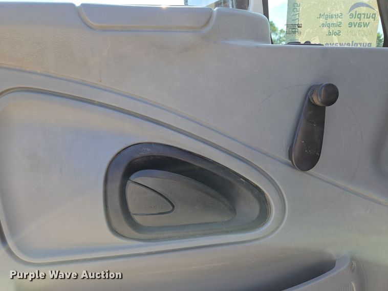 image for item DT7755 2007 International  8600 semi truck