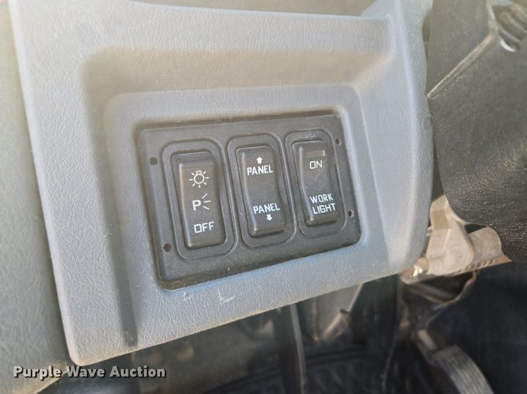 image for item DT7755 2007 International  8600 semi truck