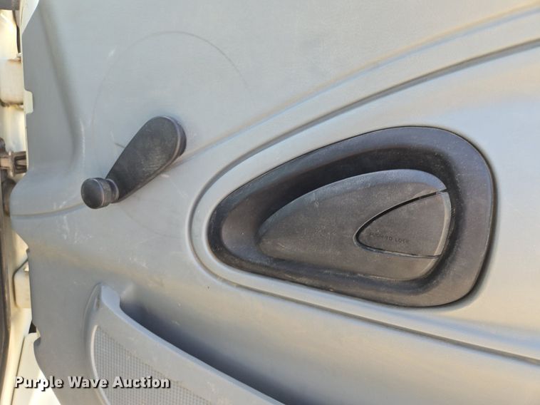 image for item DT7755 2007 International  8600 semi truck