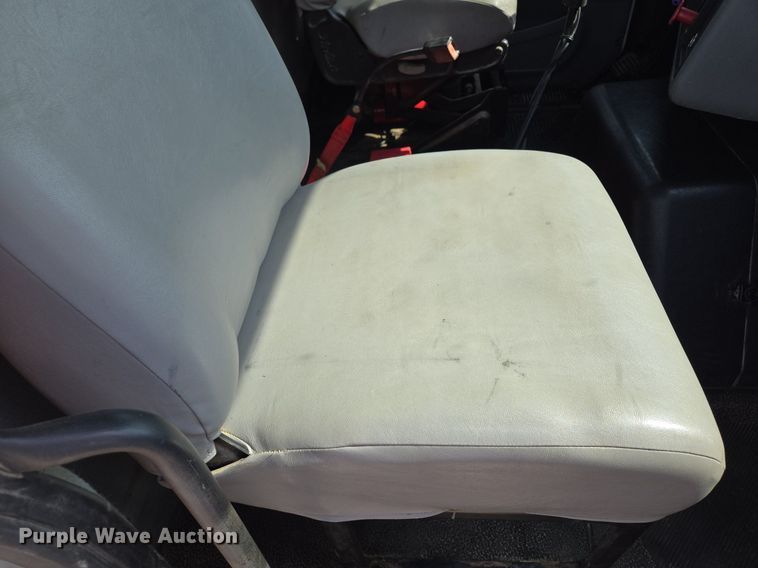 image for item DT7755 2007 International  8600 semi truck