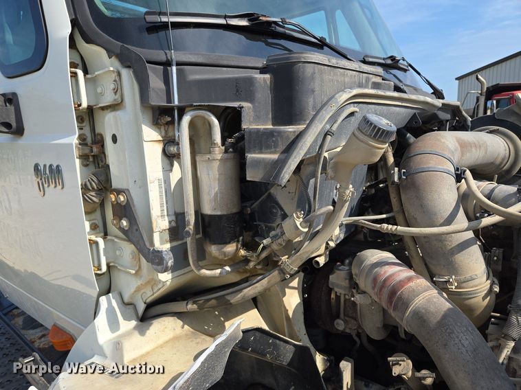 image for item DT7755 2007 International  8600 semi truck