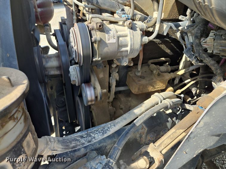 image for item DT7755 2007 International  8600 semi truck