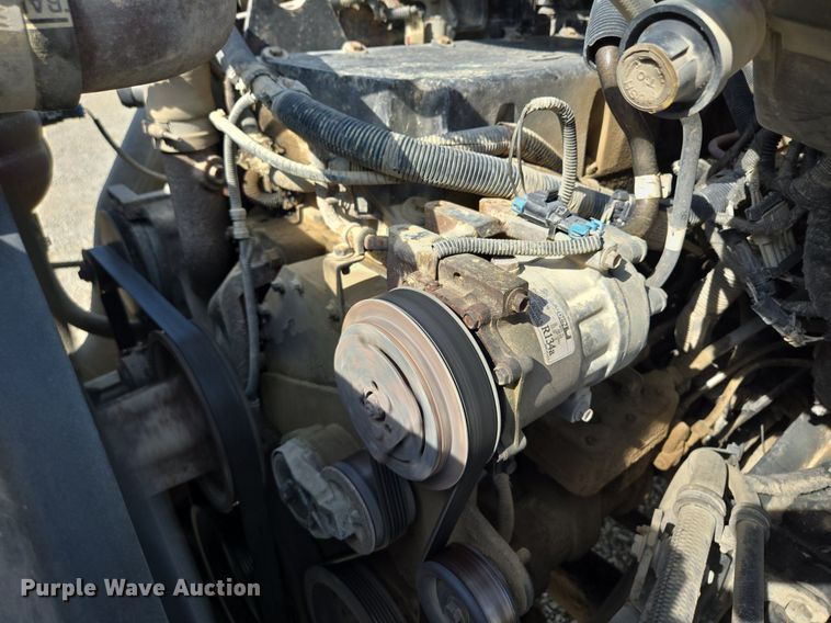 image for item DT7755 2007 International  8600 semi truck