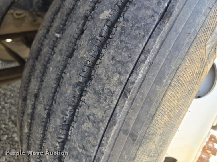 image for item DT7755 2007 International  8600 semi truck