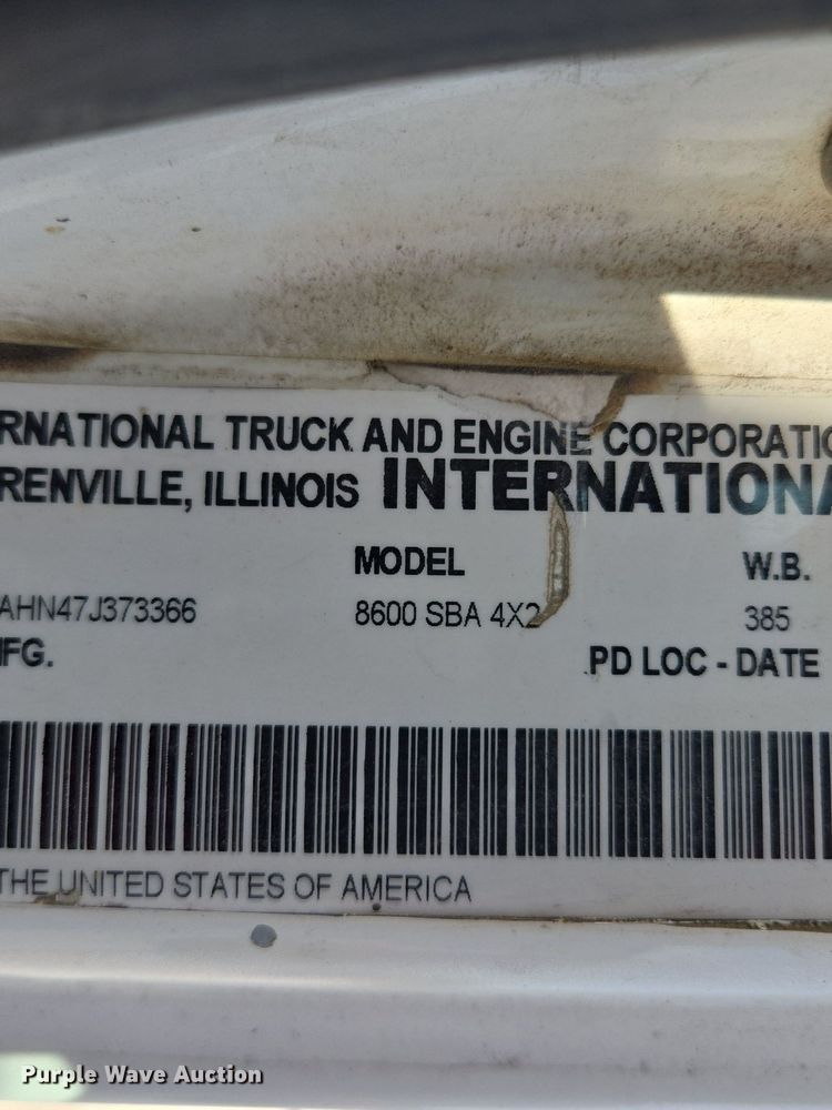 image for item DT7755 2007 International  8600 semi truck
