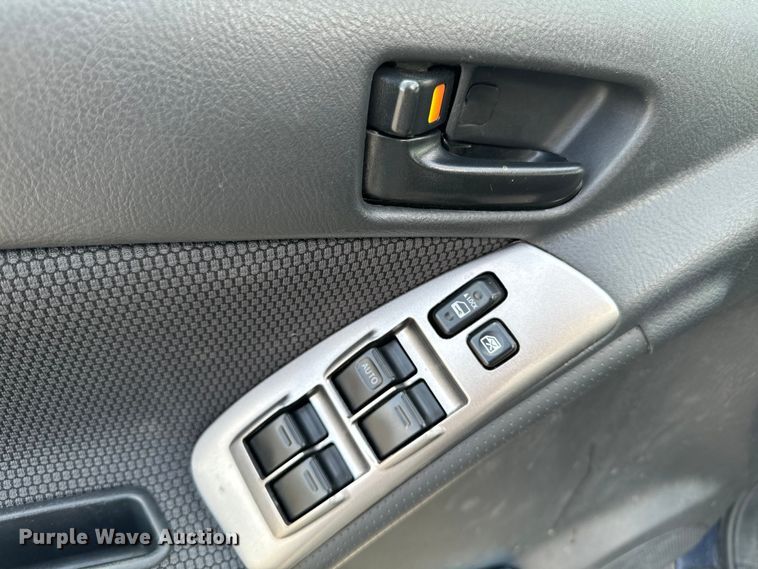 image for item EH4388 2005 Pontiac Vibe 