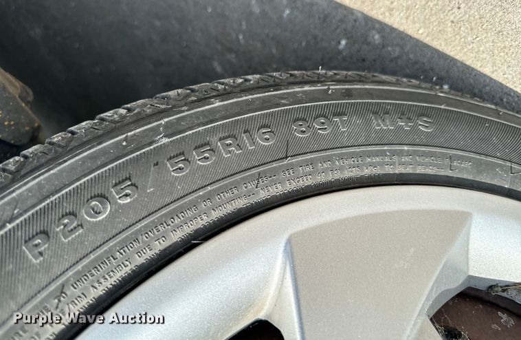 image for item EH4388 2005 Pontiac Vibe 