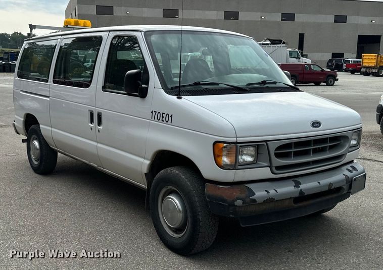 image for item EH4393 2002 Ford E250 van