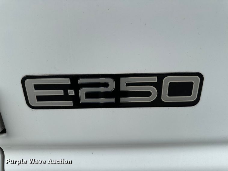 image for item EH4393 2002 Ford E250 van