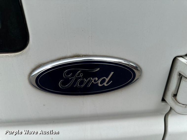 image for item EH4393 2002 Ford E250 van