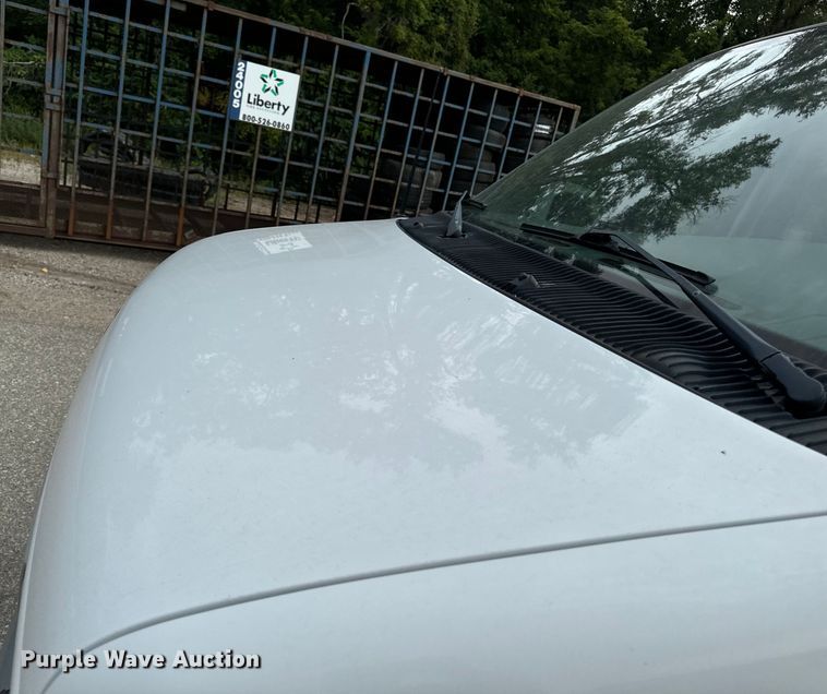 image for item EH4393 2002 Ford E250 van