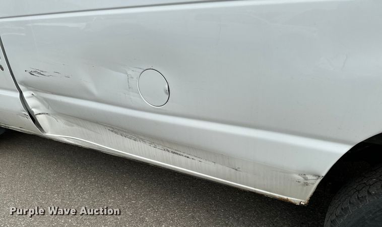 image for item EH4393 2002 Ford E250 van