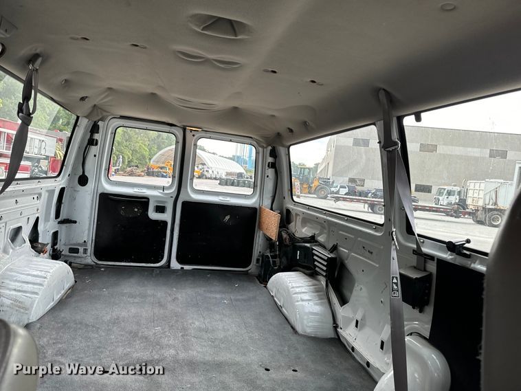 image for item EH4393 2002 Ford E250 van