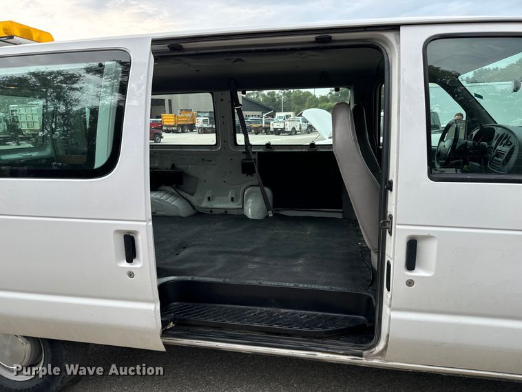 image for item EH4393 2002 Ford E250 van