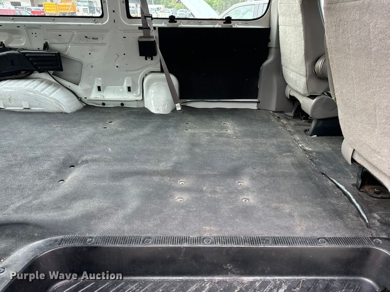 image for item EH4393 2002 Ford E250 van