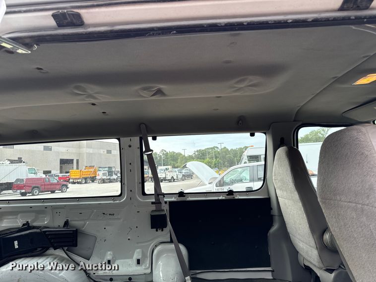 image for item EH4393 2002 Ford E250 van