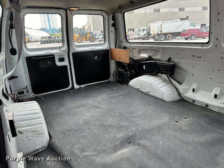 image for item EH4393 2002 Ford E250 van
