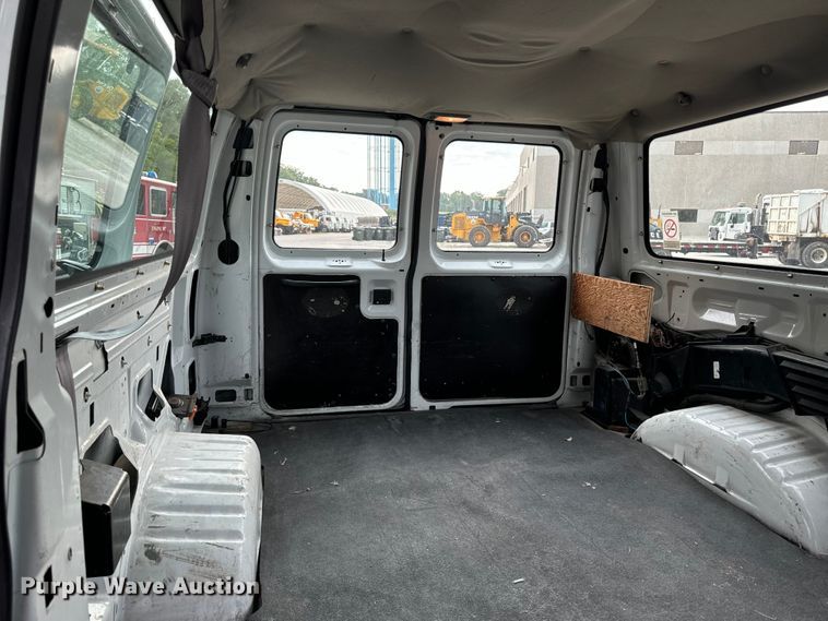 image for item EH4393 2002 Ford E250 van