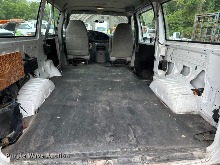 image for item EH4393 2002 Ford E250 van